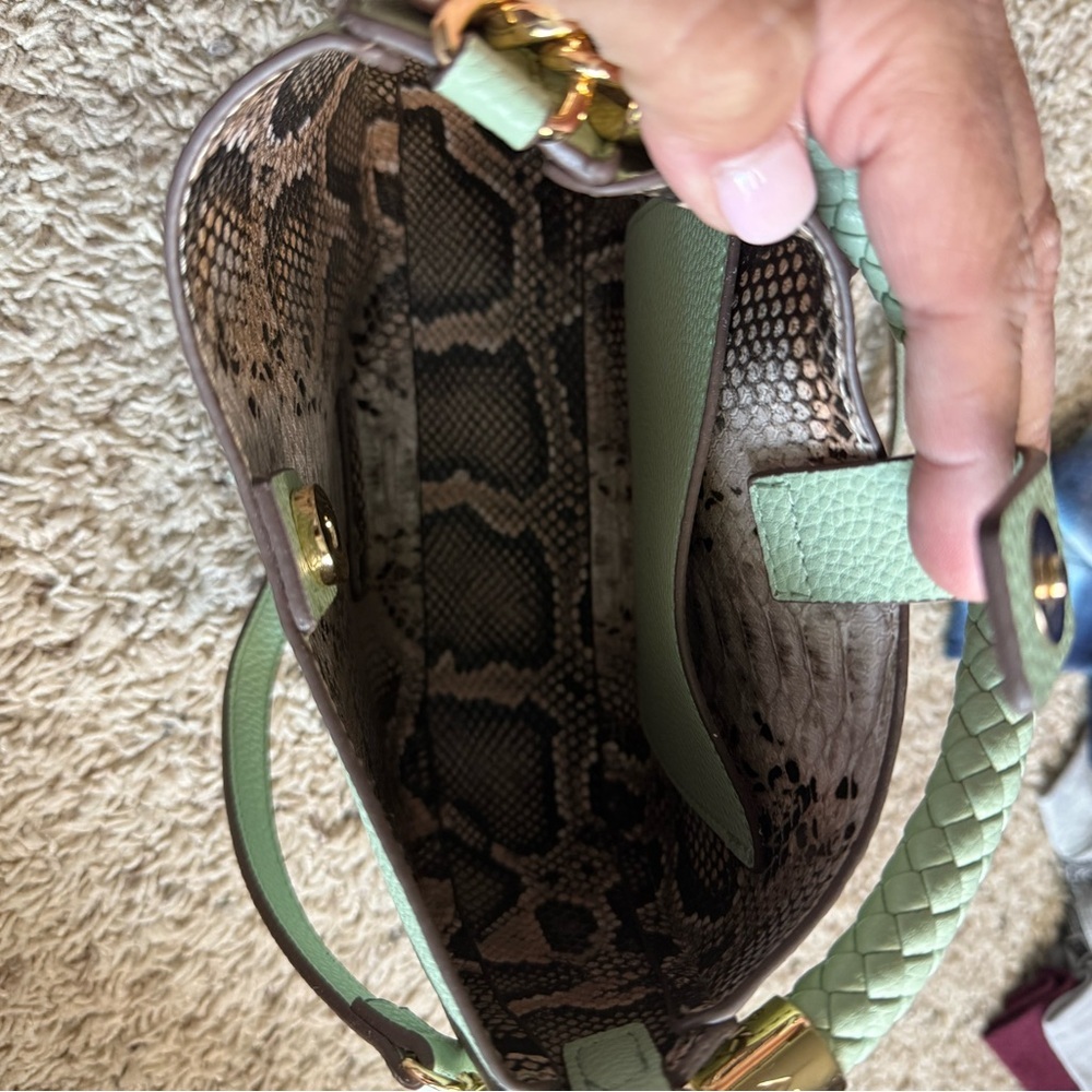 Anne Klein Green Crossbody Bag with Structured Elegance - Picture 4 of 4